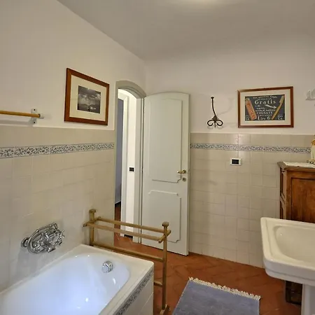 Monte Marcello-zanego Sleeps 6 Wifi Appartement